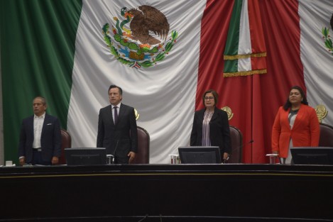 En sesión solemne del Congreso del Estado, el gobernador del Estado, Cuitláhuac García, entregó la Medalla al Mérito por la Defensa y Mejora del Medio Ambiente” a la doctora Fabiola Sandoval.