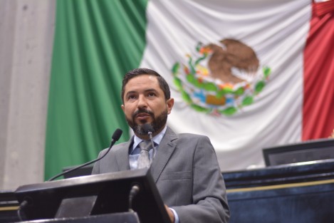 El diputado Jaime Enrique de la Garza Martínez presentó una iniciativa por la que propone reformar la Ley de Operaciones Inmobiliarias para el estado de Veracruz, en materia de certificación a los asesores inmobiliarios de la entidad.