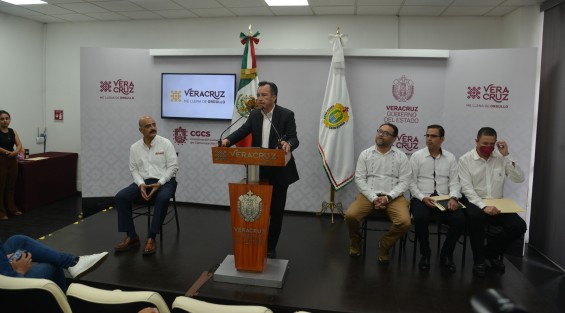 Acompañado por el secretario de Infraestructura y Obras Públicas, Elio Hernández Gutiérrez, y el alcalde Ricardo Ahued Bardahuil, dijo que la circulación resultará más sencilla porque previamente fueron rehabilitadas en concreto hidráulico y la debida señalización las calles y avenidas a utilizar, mientras que el colector pluvial Hernández Castillo se encuentra ya en funcionamiento.