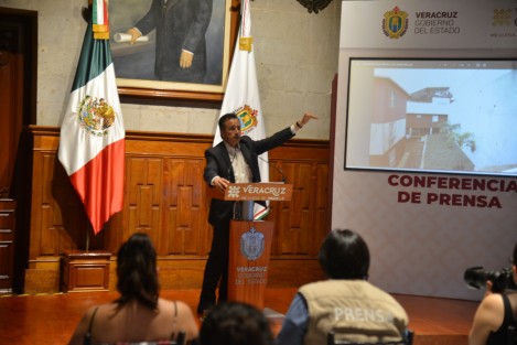 El gobernador Cuitláhuac García Jiménez  dijo que después de cuatro años de transformación continua en las zonas habitacionales Xalapa 2000 y Nuevo Xalapa; dio cumplimiento al compromiso de construir muros de contención para mitigar incidentes ocasionados por las lluvias.

