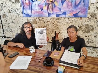 Los integrantes de la Cooperativa Don Roberto, Esther Cruz y Armando Uresti, denunciaron que algunas dependencias promueven la urbanización del Bosque de Niebla.
