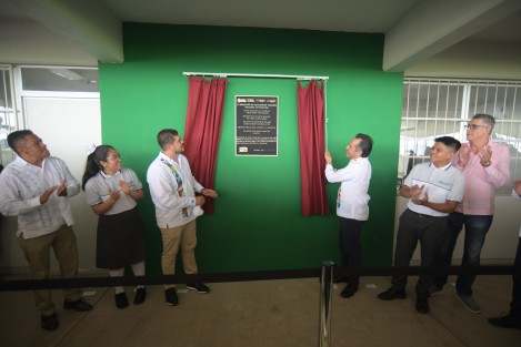 Tuvieron que pasar 35 años para que un nuevo Colegio Nacional de Educación Profesional Técnica (CONALEP) fuera inaugurado en Veracruz; más de 550 estudiantes estrenan el primer edificio del plantel 338 que inició labores durante la emergencia sanitaria con 70 jóvenes en las carreras de Mecatrónica y Administración.
