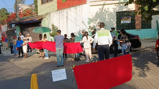 En sus pancartas se leía que la autoridad municipal no cumplió con los acuerdos pactados el martes 13 de junio en el que se especificaba que habría agua y se regularizaría la distribución en el transcurso de la tarde y anochecer. 