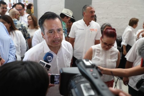 En cumplimiento al acuerdo con el programa IMSS-Bienestar, ya están listas las primeras 300 unidades médicas del sistema estatal para la transferencia a la Federación, afirmó el gobernador Cuitláhuac García Jiménez en entrevista con medios de la capital. 