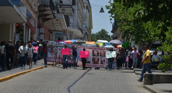 Familiares de Miriam Iranis Vázquez Herrera, elemento de la Fuerza Civil de la Secretaría de Seguridad Pública, está desaparecida desde el día 30 de mayo; la última vez fue vista en Cardel, municipio de La Antigua.