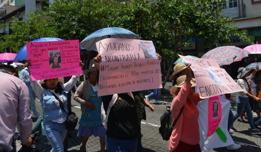 Familiares de Miriam Iranis Vázquez Herrera, elemento de la Fuerza Civil de la Secretaría de Seguridad Pública, está desaparecida desde el día 30 de mayo; la última vez fue vista en Cardel, municipio de La Antigua.