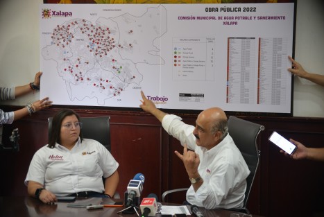 El alcalde de Xalapa, Ricardo Ahued, dijo que se estará surtiendo a la población de agua a través de pipas, para lo cual se rentarán más vehículos.