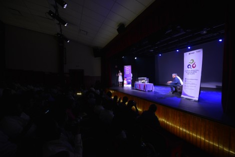 En el Teatro J.J. Herrera se realizó la conferencia De Hombre a Hombre, Paternidad Responsable, con motivo del Día del Padre. Participaron hombres de varias dependencias del ayuntamiento de Xalapa. 
