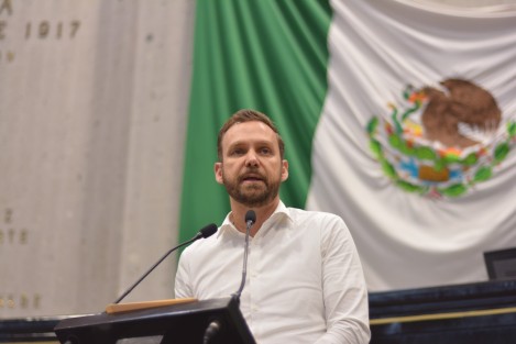 El diputado Paul Martínez Marie presentó un Anteproyecto de Punto de Acuerdo por el que se exhorta a los 212 ayuntamientos del estado de Veracruz de Ignacio de la Llave, para que integren, en su estructura orgánica, áreas sustantivas y operativas en materia de residuos sólidos.