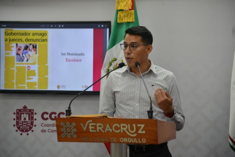 Fue el director general de Información Institucional, Luis Alberto Casas, el lector de la primera recopilación de mentiras en la que destacó tres publicaciones referentes a una supuesta reunión entre el mandatario y jueces del Tribunal Superior de Justicia, a quienes se les habría amenazado tras la detención de Angélica N, presunta responsable de delitos contra la fe pública y tráfico de influencias.