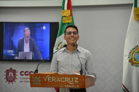 Fue el director general de Información Institucional, Luis Alberto Casas, el lector de la primera recopilación de mentiras en la que destacó tres publicaciones referentes a una supuesta reunión entre el mandatario y jueces del Tribunal Superior de Justicia, a quienes se les habría amenazado tras la detención de Angélica N, presunta responsable de delitos contra la fe pública y tráfico de influencias.
