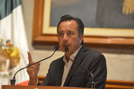 El Gobernador Cuitláhuac García Jiménez confirmó la detención del asesino del trabajador jubilado de la Universidad Veracruzana, Francisco Javier Zepeda Albarrán,  familiar del fubolista profesional Miguel Layún, quien lamentó el crimen ocurrido este domingo.
