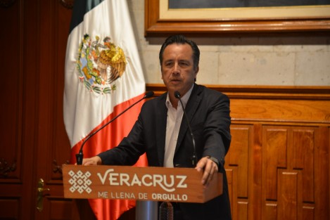 Un Carnaval totalmente seguro es el que tendrá la ciudad y puerto de Veracruz del 29 de junio al 5 de julio; familias y turistas estarán protegidos por 2 mil 168 elementos de seguridad bajo un operativo coordinado de los tres órdenes de gobierno, destacó el gobernador Cuitláhuac García Jiménez en conferencia de prensa.