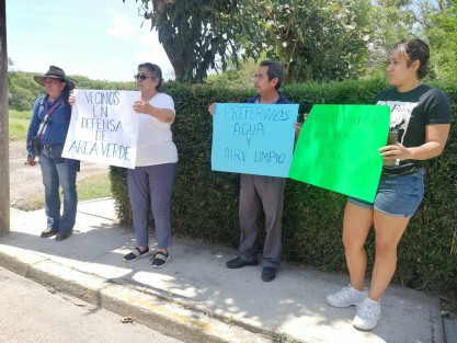 Habitantes de la unidad habitacional Zippor se manifestaron este martes 27 de junio, exigiendo al gobierno del Estado y el municipio frenen el ecocidio que se está cometiendo por la construcción del Nido del Halcón. 