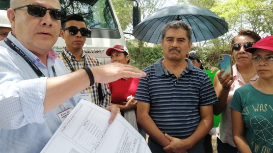 Un grupo de ciudadanos denunciaron que la constructora encargada de la obra, que fue contratada por Espacios Educativos, está derribando árboles en la zona de Arco Sur por la obra que se entregará a un particular. 