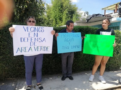 Un grupo de ciudadanos denunciaron que la constructora encargada de la obra, que fue contratada por Espacios Educativos, está derribando árboles en la zona de Arco Sur por la obra que se entregará a un particular. 