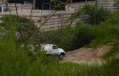 Debido a la disminución del suministro de agua de las fuentes que surten a la ciudad de Xalapa, hasta la Laguna de El Castillo llegan diariamente un mayor número de pipas a cargar, lo que ha generado entre los vecinos el temor de que la misma sea sobre explotada. 