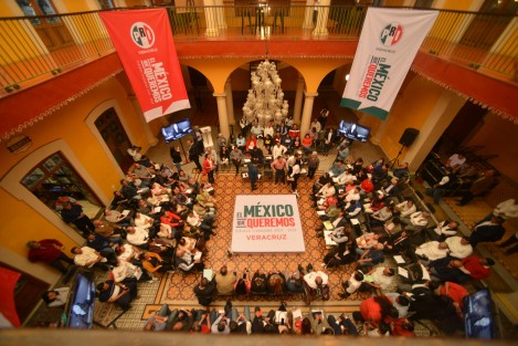 Los pocos priistas que sobreviven, realizaron el foro Hablemos del México que Queremos, en el Casino Jalapeño de esta ciudad capital. Buscan fortalecer la oposición priista a través de críticas al gobierno actual. 
