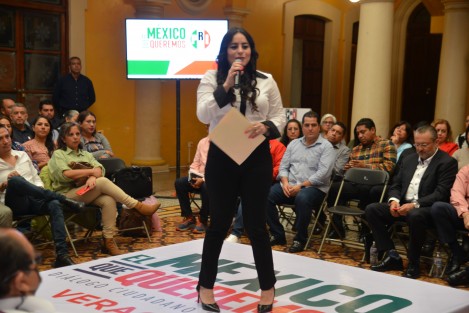 Los pocos priistas que sobreviven, realizaron el foro Hablemos del México que Queremos, en el Casino Jalapeño de esta ciudad capital. Buscan fortalecer la oposición priista a través de críticas al gobierno actual. 
