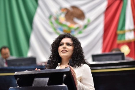 La diputada Itzel Yescas Valdivia presentó ante el Pleno de la LXVI Legislatura un Anteproyecto con Punto de Acuerdo a través del cual hace un llamado al Ejecutivo estatal para que, de acuerdo con lo establecido en el artículo tercero transitorio de la Ley de Ejecución de Sanciones y Reinserción Social para el Estado, expida en los siguientes 180 días naturales, el Reglamento respectivo.