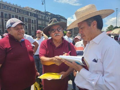 Veracruz se siente honrado y es parte de la transformación, declaró el gobernador Cuitláhuac García Jiménez al asistir al Zócalo para el festejo con motivo del quinto aniversario del triunfo electoral en 2018, del presidente de la República Andrés Manuel López Obrador.