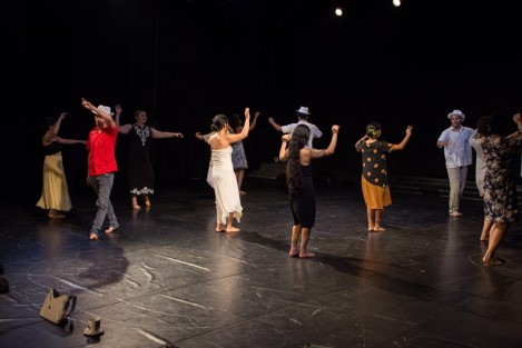 La Facultad de Danza de la UV en coordinación con el IVEC invitan a disfrutar de 19:23 hablando del adiós, programa con el que se titularán las y los estudiantes de último año de la licenciatura en Danza Contemporánea, generación 2019-2023. Las presentaciones tendrán lugar de manera gratuita el 4 y 5 de julio, 19:00 hrs. en la sala Emilio Carballido del Teatro del Estado Gral. Ignacio de la Llave.