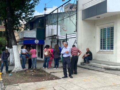 Seis de los 80 ciudadanos denunciados ante la FGR por el alcalde de Banderilla, David Sangabriel, acudieron a comparecer por la toma de la carretera Xalapa-Banderilla durante las protestas por falta de agua el pasado 19 de junio. 