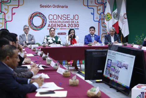 Tenemos clara la tarea de transformar, cerrar brechas de desigualdad y generar acciones y políticas sin dejar a nadie atrás; dar testimonio de ello permitirá que Veracruz siga avanzando por el lado correcto, afirmó la jefa de la Oficina de Programa de Gobierno (PROGOB), Waltraud Martínez Olvera.