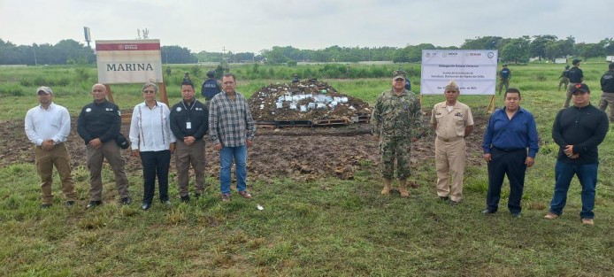 En las instalaciones de la Base Aeronaval, gracias a los esfuerzos en conjunto de la FGR en coordinación con la Marina se incineró cerca de una tonelada de narcóticos como marihuana, cocaína, clobenzorex, metanfetamina, psicotrópicos, semillas y plantas de marihuana, además de la destrucción de objetos del delito.