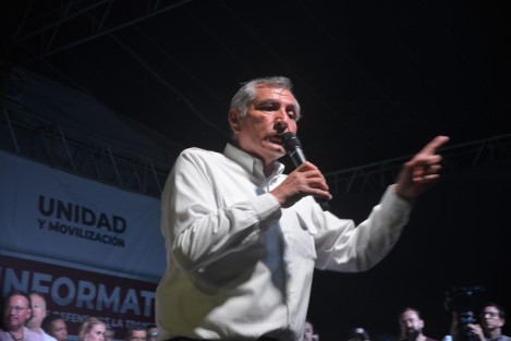Adán Augusto López arribó a la Capital del Estado en el parque Juárez, para encabezar la Asamblea Informativa de MORENA, a la cual asistieron simpatizantes del partido.
