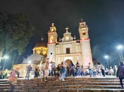 En el pueblo Mágico de Xico, Ver. dieron inicio las actividades por la próxima fiesta patronal en honor a Santa María Magdalena, con la Noche de los Cencerros. 