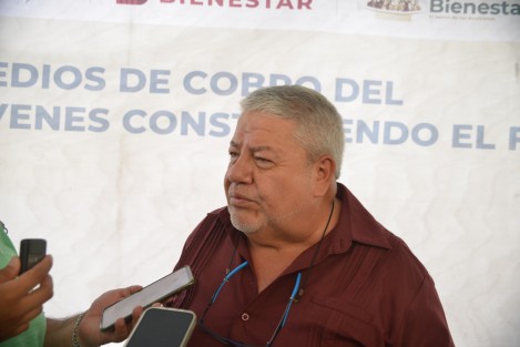 En entrevista, el delegado dijo que la mejor forma de publicitarse es trabajando a lado de la gente, y no anunciándote en todos lados como el secretario de Gobierno.