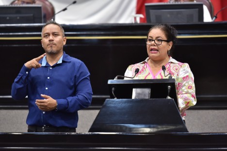 Mediante una Iniciativa con proyecto de Decreto, la diputada Illya Dolores Escobar Martínez propuso ante el Pleno de este Congreso la creación de una nueva Ley de Educación del Estado de Veracruz de Ignacio de la Llave y la abrogación de la vigente Ley 247.