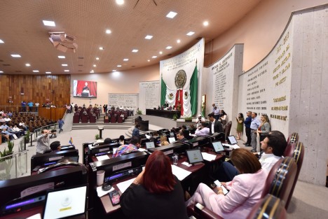 En sesión ordinaria y con 45 votos a favor, sin abstenciones o votos en contra, el Pleno de la LXVI Legislatura del estado aprobó el dictamen de las Comisiones Permanentes Unidas de Justicia y Puntos Constitucionales y de Asuntos Indígenas y de las Comunidades Afrodescendientes, con lo que se determinó la redacción del párrafo primero y la adición de un párrafo tercero al Artículo 5 de la Constitución Política local, dando así cumplimiento a la sentencia de la Suprema Corte de Justicia de la Nación (SCJN) en la Acción de Inconstitucionalidad 148/2020 y sus acumuladas.
