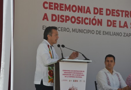 La inutilización de 116 armas, 98 cargadores y mil 741 cartuchos por parte de la Secretaría de la Defensa Nacional, concluye el ciclo que va del operativo de seguridad al decomiso, proceso judicial y destrucción, garantizando que dichos instrumentos no volverán a ser utilizados para dañar a la sociedad, afirmó el gobernador Cuitláhuac García Jiménez.