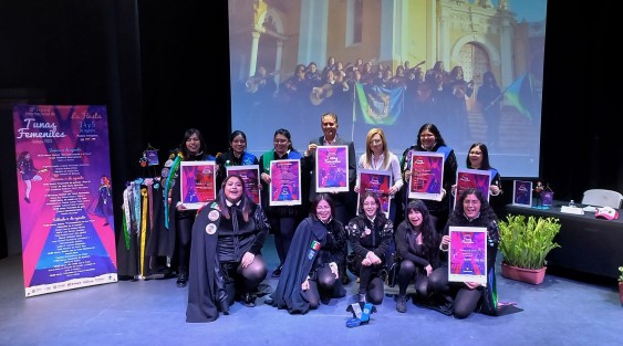 Fue presentado el amplio programa de la 10a. edición del Festival de Tunas Femeniles, Xalapa 2023, la Fiesta, a realizarse los días 3, 4 y 5 de agosto próximo en la capital veracruzana. Participan grupos de Puerto Rico, Chile, Colombia y México. 