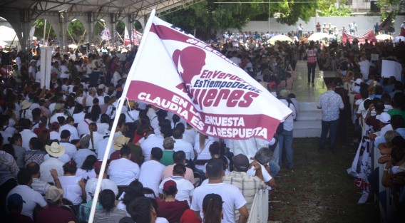 Cientos de simpatizantes de Claudia Sheinbaun en el sur del estado, se congregaron en Catemaco para atender su asamblea informativa en su camino por la Defensa de la Cuarta Transformación