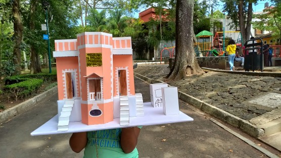Debido a la intensa actividad que ahí se lleva a cabo, el Museo de la Música Veracruzana, Casa de Doña Falla, en poco tiempo se ha posicionado como uno de los sitios imperdibles para quien visita Xalapa, y los propios xalapeños. Por ello no es de extrañar que una distinguida alumna de la Esc. Prim. Salvador Díaz Mirón la haya elegido como tema para su excelente trabajo escolar. 