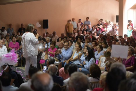  De visita a la Capital, Xóchitl Gálvez Ruiz, aspirante a encabezar el Frente Amplio por México, manifestó que el presidente Andrés Manuel López Obrador la odia y no soporta que participe en la contienda.