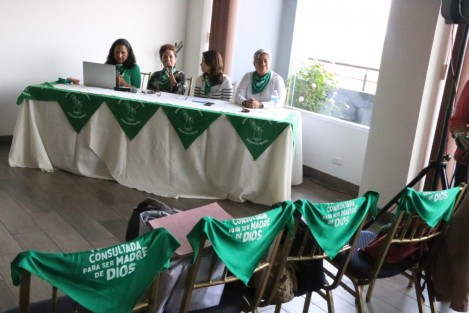 Se llevó a cabo el foro Avances y retos a 2 años de la despenalización del aborto en Veracruz, en el que participaron Mónica Robles, Esmeralda Lecxiur, María Martinez y Yadira Hidalgo.