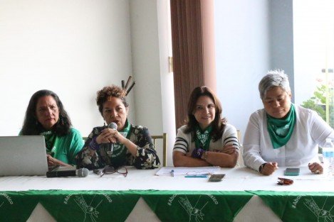 Se llevó a cabo el foro Avances y retos a 2 años de la despenalización del aborto en Veracruz, en el que participaron Mónica Robles, Esmeralda Lecxiur, María Martinez y Yadira Hidalgo.