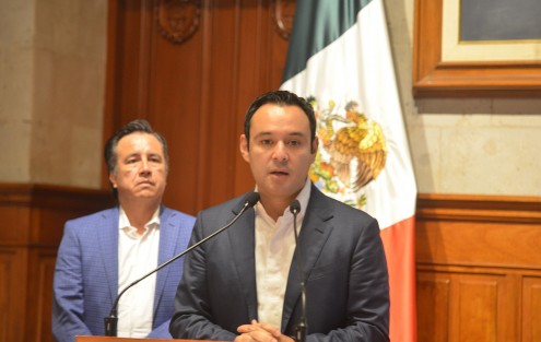 El gobernador, Cuitláhuac García Jiménez este lunes, acompañado del secretario de Finanzas y Planeación José Luis Lima Franco, informó que este  día llega a las arcas estatales 487 millones 773 mil 993 mil pesos del Fondo de Estabilización de los Ingresos de las Entidades Federativas (FEIEF), y que por ser de libre disposición, los municipios podrán aplicarlos de acuerdo a sus necesidades más imperiosas. 
