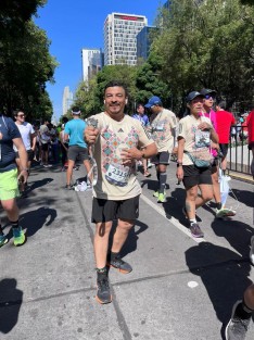 <em>Después de 10 años corrí el Medio Maratón de la Ciudad de México. Voy por el Maratón completo y por más carreras (de todo tipo de carreras que me depare la vida) en el 2024. ¡Con Tokio! </em>: Juan Javier Gómez Cazarín, Diputado local. Presidente de la Junta de Coordinación Política del Congreso del Estado.