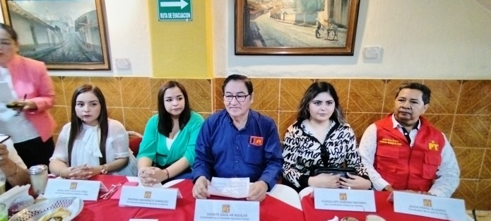 El Partido del Trabajo (PT) manifiesta que continúan los excesos en el desempeño de las funciones del INE, pues vuelven a aplicar la ley mordaza; otra vez quieren silenciar la voz del presidente Andrés Manuel López Obrador (AMLO), limitando su libertad de expresión y manifestación. 