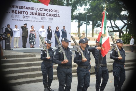 El secretario de Gobierno, Eric Cisneros, presidió la ceremonia conmemorativa por el 151 aniversario luctuoso de Benito Juárez. Al evento asistió la presidenta del Poder Judicial, Lisbeth Jiménez y la titular de Oficina de Gobierno, Waltraud Martínez.