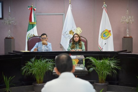 La Comisión Permanente de Derechos Humanos y Atención a Grupos Vulnerables del Congreso del Estado entrevistó a tres aspirantes a la titularidad del Órgano Interno de Control (OIC) de la Comisión Estatal de Derechos Humanos (CEDH), cumpliendo así lo dispuesto en la Convocatoria pública, aprobada por el Pleno el pasado 30 de junio.
