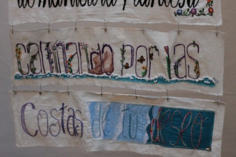 La tarde de este jueves,  en la Galería de Arte Contemporáneo de Xalapa se inauguró  la exposición En todos los puntos del bordado, versos del poema Errata de la autora veracruzana Nicté Toxqui, en 123 piezas textiles bordadas e intervenidas con diversas técnica; creadas por 127 personas de 11 municipios veracruzanos.