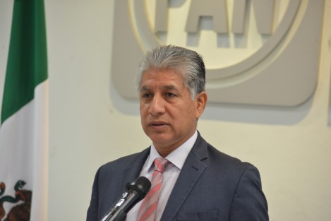 En conferencia de prensa, denunció que tanto el Órgano Público Local Electoral (OPLE), como el  Instituto Nacional Electoral (INE), que son las dos instancias a las que acudieron, las autoridades correspondientes mostraron mucha resistencia para recibir dichas denuncias.