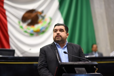 El diputado Roberto Francisco San Román Solana presentó un Anteproyecto de Punto de Acuerdo para que este Congreso exhorte a la Secretaría de Seguridad Pública (SSP) y a la Fiscalía General del Estado (FGE) a intervenir pronta y oportunamente en los hechos suscitados este día en el municipio de Tantoyuca.