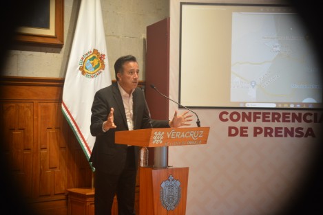 El homicidio de Gregorio de la Cruz, de la Cruz, acaecido el fin de semana en Chalma no quedará impune, garantizó el gobernador Cuitláhuac García Jiménez, al tiempo de aclarar que no hubo participación del Estado como afirma el Frente Nacional de Lucha por el Socialismo.